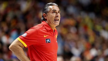 Sergio Scariolo da indicaciones durante el partido de Málaga entre España y Venezuela.