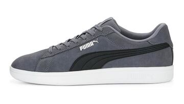 Zapatilla Puma en color gris disponible en Amazon.