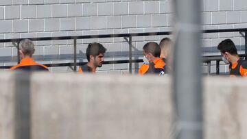 Guedes conversa con Javi Gracia. 