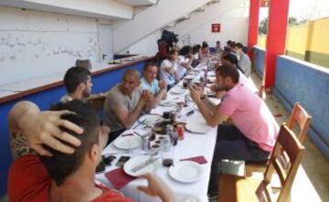Los jugadores Atléticos disfrutaron de una barbacoa argentina después del entrenamiento antes de afrontar la recta final de la temporada.