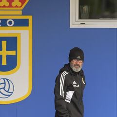 El Oviedo hace oficial la renovación de Cervera hasta 2025