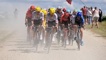 Cycling - Tour de France - Stage 9 - Troyes to Troyes - Troyes, France - July 7, 2024 UAE Team Emirates' Marc Soler in action with riders during stage 9 Pool via REUTERS/Papon Bernard