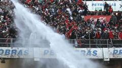 Arde el Monumental: River baja a Segunda