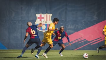 Oriol Romeu y Julián Araujo en el amistoso contra la UE Olot.