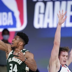 Antetokounmpo: "No hemos estado a la altura en Orlando"