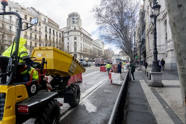 La acera norte, que soporta la mayor intensidad de movilidad peatonal, será ampliada sustancialmente