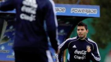 Agüero en el entrenamiento de la selección argentina