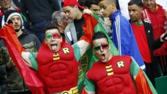 Gran ambiente en el estadio Geoffroy-Guichard.