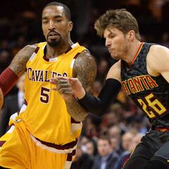 LeBron quiere a su vieja guardia, Korver y J.R. Smith, en los Lakers