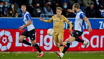 Jorge de Frutos of Levante in action during the Spanish league, La Liga Santander, football match played between Deportivo Alaves and Levante UD at Mendizorroza stadium on November 06, 2021 in Vitoria, Spain.
 AFP7 
 06/11/2021 ONLY FOR USE IN SPAIN