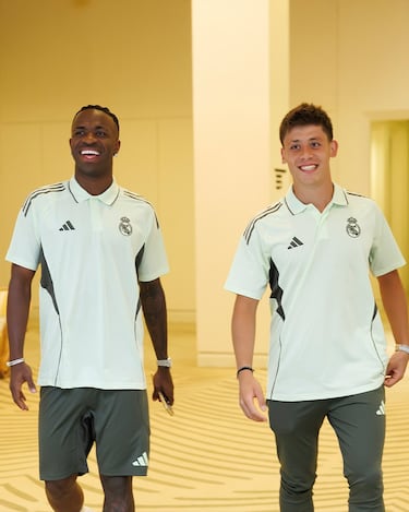 Vinicius Jr. y Arda Güler en el hotel Four Seasons Palm Beach, en Florida.