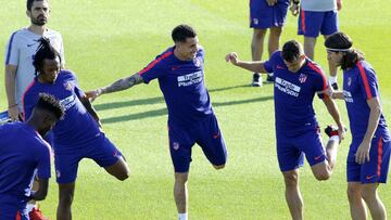 Simeone probó con Giménez: podría ser el lateral derecho