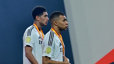 Soccer Football - Spanish Super Cup - Final - FC Barcelona v Real Madrid - King Abdullah Sports City, Jeddah, Saudi Arabia - January 12, 2025 Real Madrid's Kylian Mbappe looks dejected during the trophy presentation after losing the Spanish Super Cup final REUTERS/Stringer