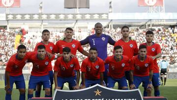 Futbol, Noche Alba 2020
El equipo de la seleccion chilena sub 23 posa para los fotografos durante la Noche Alba ralizada en el estadio Monumental de Santiago, Chile
05/01/2020
Andres Pina/Photosport
Football, Colo Colo's players presentation
u-23 Chilean National team pose for photographers during the Colo Colo's presentation ceremony called Noche Alba held at the Monumental stadium in Santiago, Chile.
05/01/2020
Andres Pina/Photosport