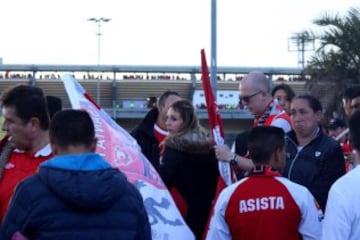 Marea roja: Los hinchas vivieron la novena de Santa Fe