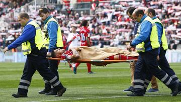 Grippo, saliendo en camilla en el Rayo-Zaragoza.