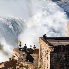 Los 12 mejores posts de Instagram del histórico huracán Epsilon en Nazaré