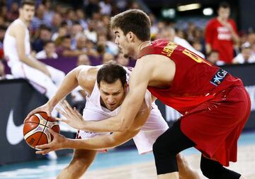 Juancho Hernangómez y Bojan Bogdanovic. 