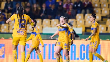 Emma Watson festeja su gol con las Amazonas de Tigres ante Cruz Azul en la Liga MX Femenil.