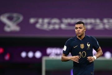 Kylian Mbappe durante un partido con Francia en la Copa del Mundo de Qatar 2022.