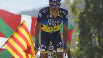 <b>PROBLEMAS. </b>Alberto Contador sufrió unos calambres que provocaron la pérdida de 19 segundos.
