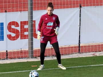 Es la segunda convocatoria con la Selección Española absoluta de la  portera de Athletic.