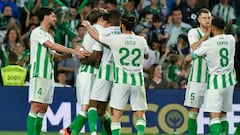 Los jugadores del Betis celebran el 1-0.