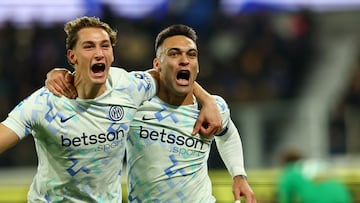 Lautaro y Pio Esposito celebran el 0-1 ante la Atalanta.