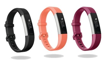 El Fitbit Alta HR luce como una pulsera formal.