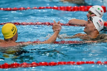 Dressel choca con Cameron McEvoy.