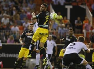 1-0. Mustafi anotó el primer tanto.