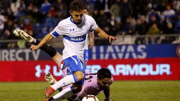 El volante argentino reconoció que no está contento con ser suplente en la UC. "Es difícil, aunque uno es grande. Trato de llevarlo lo mejor que puedo", dijo.