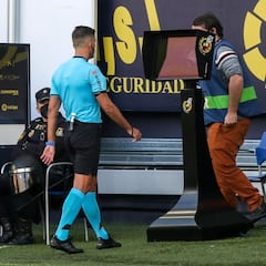 La polémica en el Carranza: un penalti que no fue, otro sí...