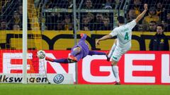 El Werder avanza en Copa con gol y penal anotado por Pizarro