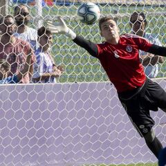 Andryi Lunin, titular en Marbella, antes de decidir su futuro