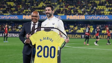 20/01/25 PARTIDO PRIMERA DIVISION
VILLARREAL - MALLORCA
HOMENAJE CAMISETA 200 PARTIDOS RAUL ALBIOL MARCOS SENNA