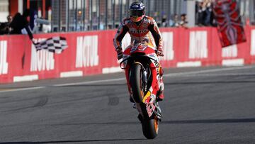 Márquez: "Se me ha salido el hombro en la celebración"