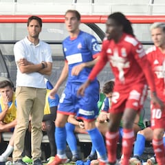 V. de Mendizabal: "El equipo no merecía este mazazo"