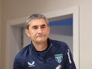 GRAFCAV4728. LEZAMA (BIZKAIA), 03/10/2025.-El entrenador del Athletic, Ernesto Valverde, atiende a los medios previa al partido liguero del sábado ante el Mallorca en San Mamés, y posterior entrenamiento. EFE/Luis Tejido