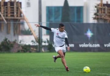 Felipe Flores se cansó de Colo Colo y ahora jugará en el Tijuana de México.