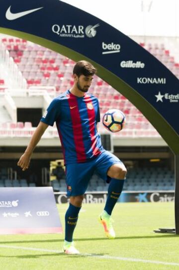 André Gomes, nuevo jugador del FC Barcelona en su presentación.