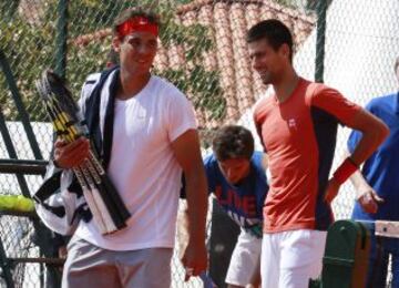 Rafa Nadal y Novak Djokovic durante la sesión de entrenamiento previo al Masters 1000 de Montecarlo.