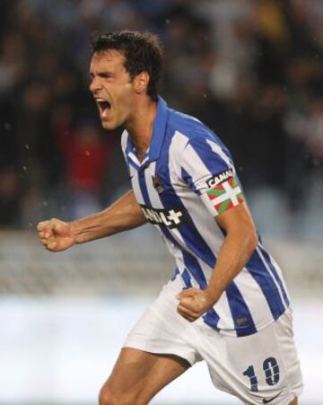 Xabi Prieto jugador de la Real Sociedad celebrando el gol del empate