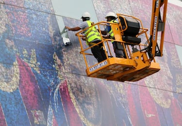 Los operarios del FC Barcelona han dedicado la mañana a quitar las imágenes de Leo Messi de las instalaciones del estadio blaugrana. Messi, ya es historia.