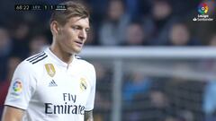 La incredulidad de Kroos al ser el primer cambio del Madrid