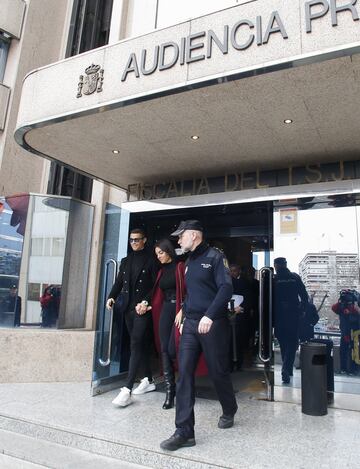 Salida de Cristiano Ronaldo junto a Georgina de la Audiencia Provincial de Madrid.