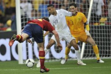 Eurocopa 2012. Cuartos de final. España-Francia. La Selección ganó a los 'Bleus' 2-0, ambos goles de Xabi Alonso. El tolosarra anotó el primer tanto en un remate de cabeza.