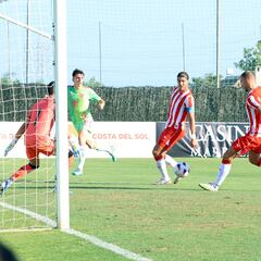 El Málaga sorprende a un Almería con El Bilal camino de Bérgamo