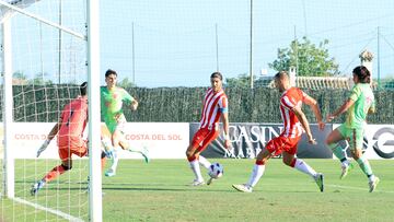 Babic y Ely.  A la derecha Álex Calvo.