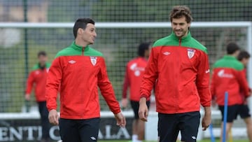 El tapón formado por Llorente y Aduriz, fuente de delanteros para la Segunda B